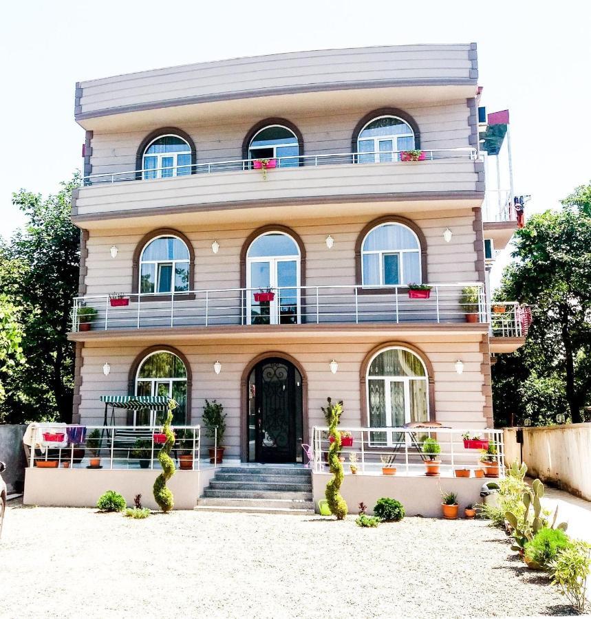 Nica Hotel Koboeleti Buitenkant foto