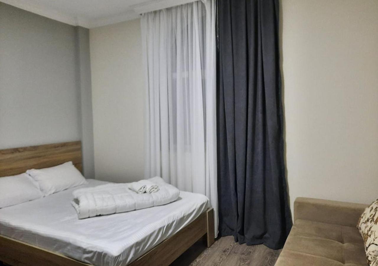 Nica Hotel Koboeleti Buitenkant foto