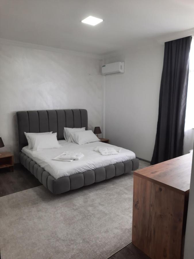 Nica Hotel Koboeleti Buitenkant foto