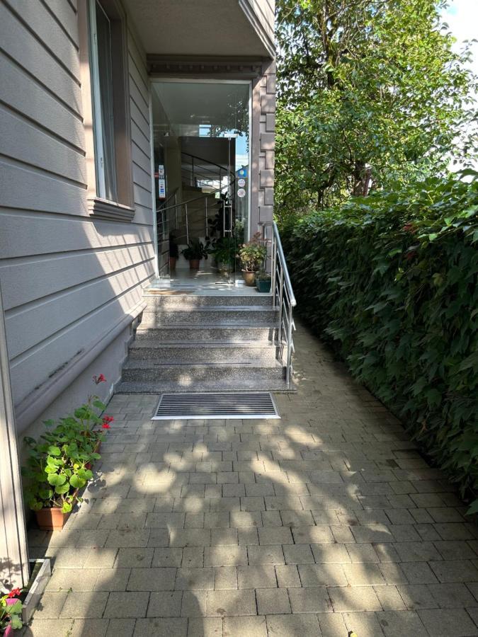 Nica Hotel Koboeleti Buitenkant foto